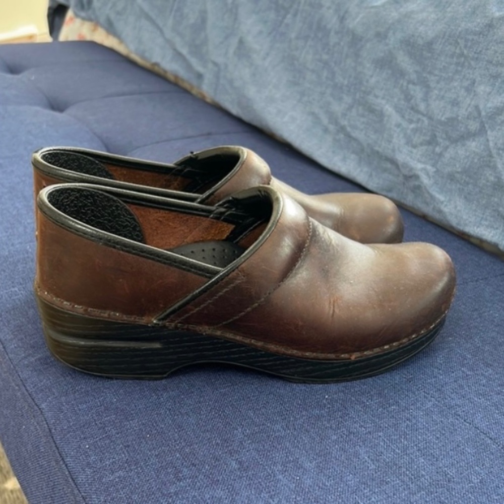 Dansko Chestnut Brown Leather Clogs Slip-Ons